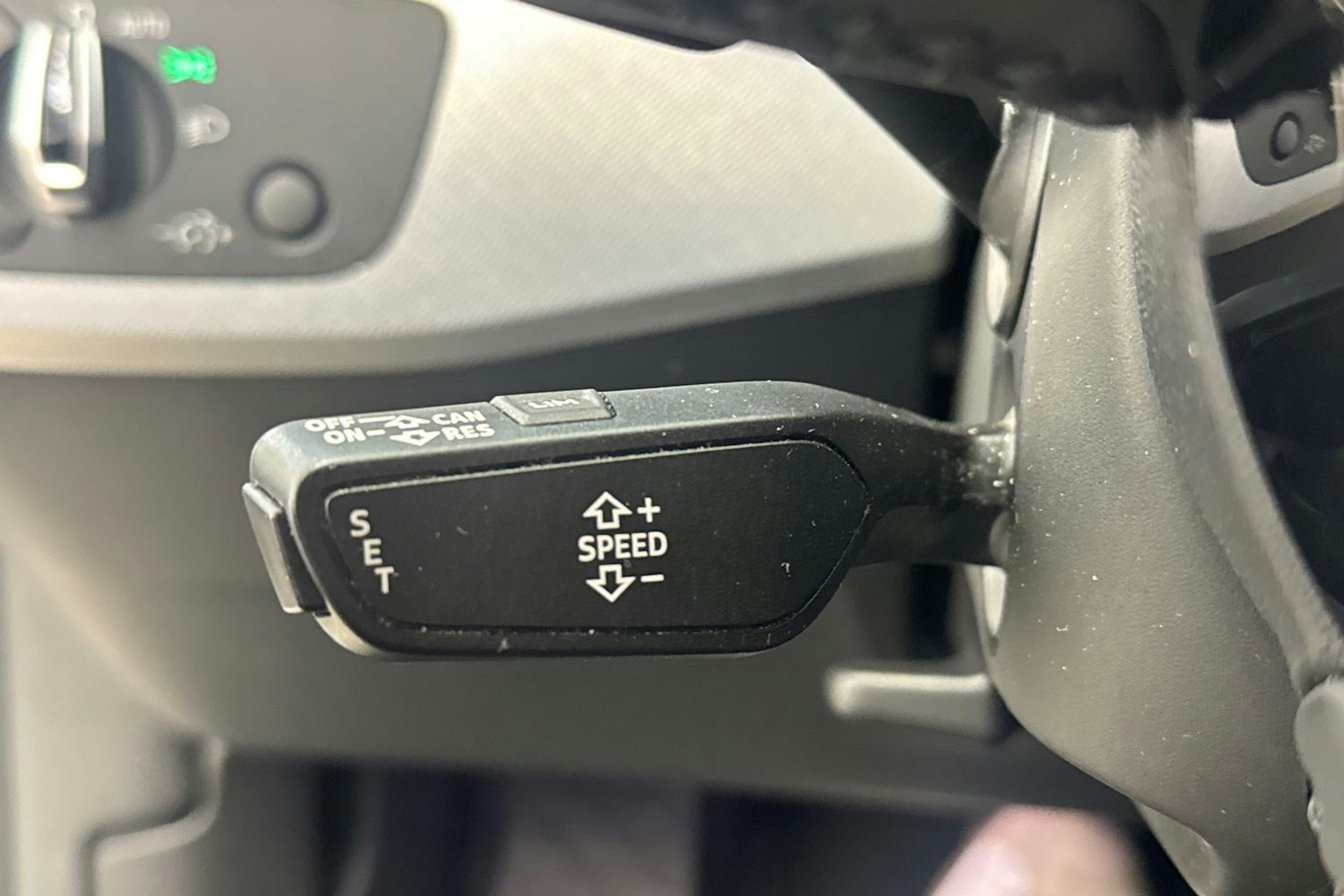 Valkoinen Audi A4 2016 kuva 14.