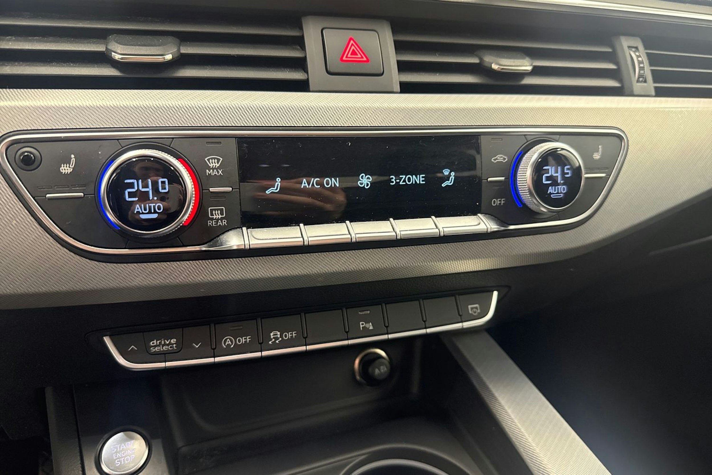 Valkoinen Audi A4 2016 kuva 19.