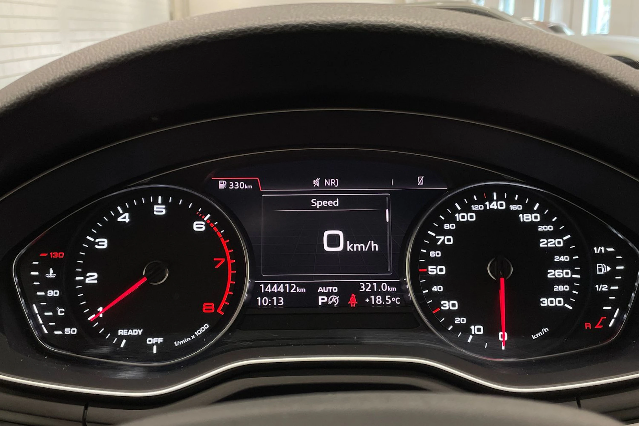 Valkoinen Audi A4 2016 kuva 17.