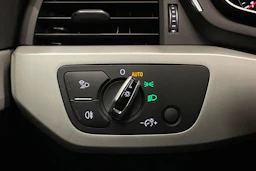 Valkoinen Audi A4 2016 kuva 21.