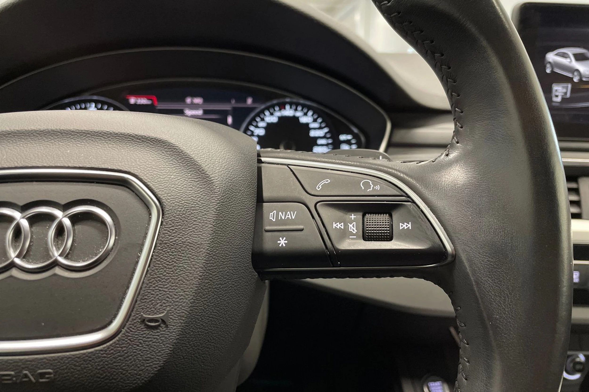 Valkoinen Audi A4 2016 kuva 23.
