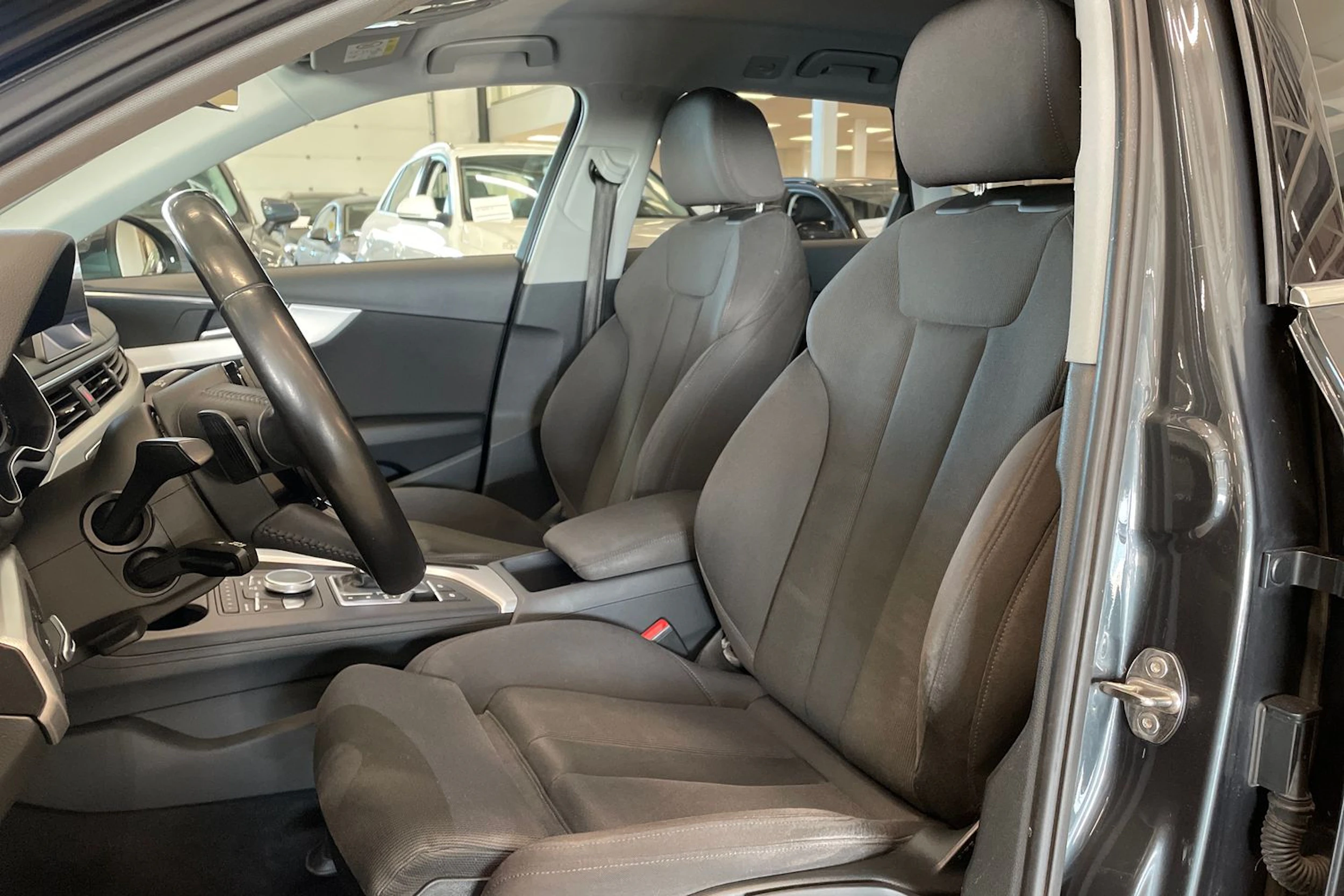 vihreä Audi A4 2016 kuva 11.