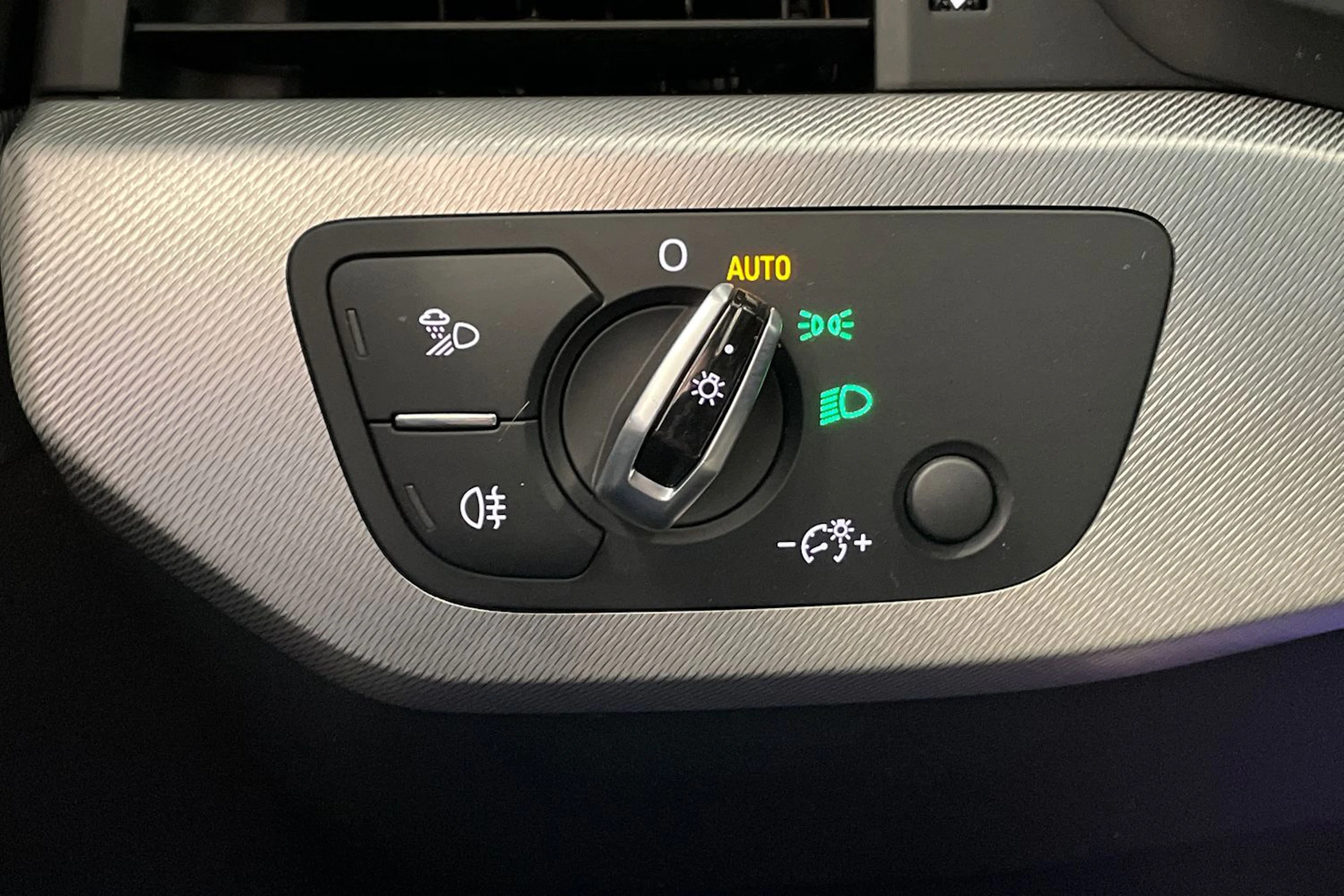 vihreä Audi A4 2016 kuva 17.