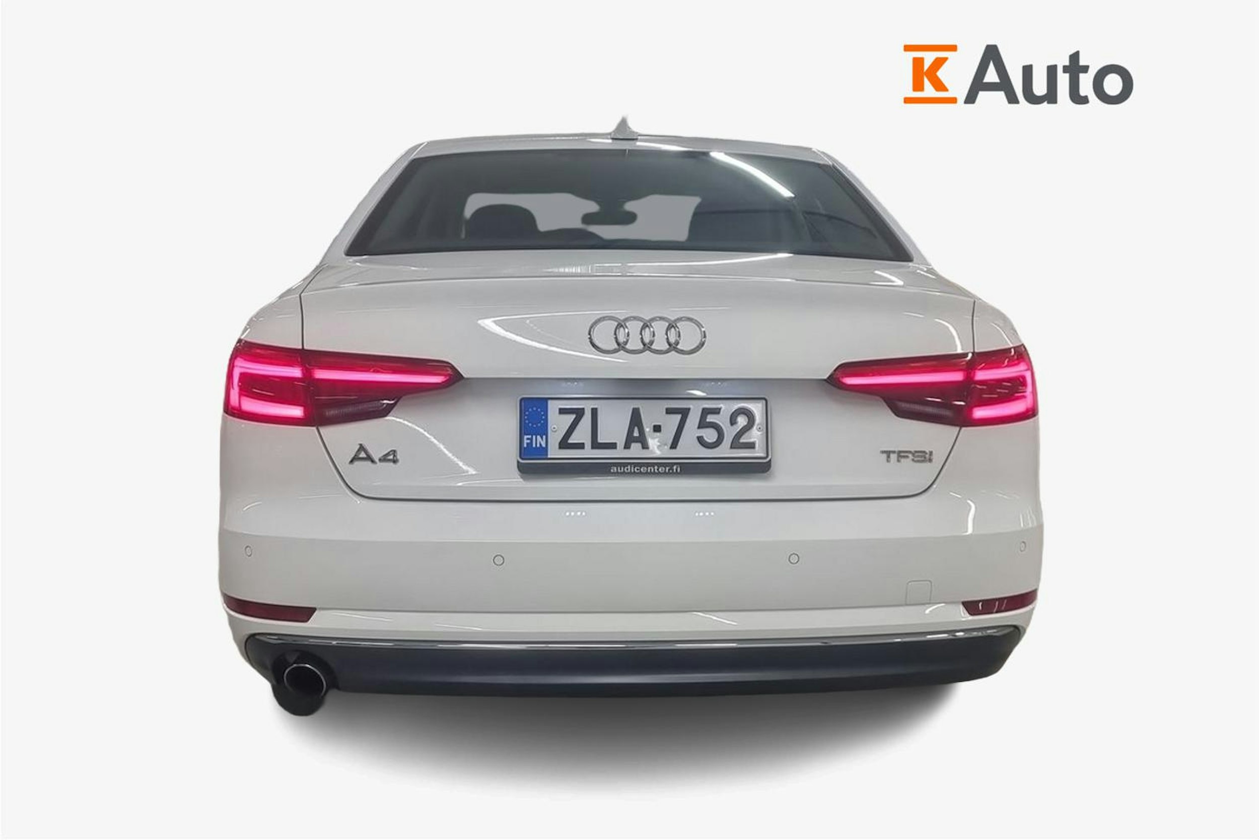 valkoinen Audi A4 2017 kuva 3.