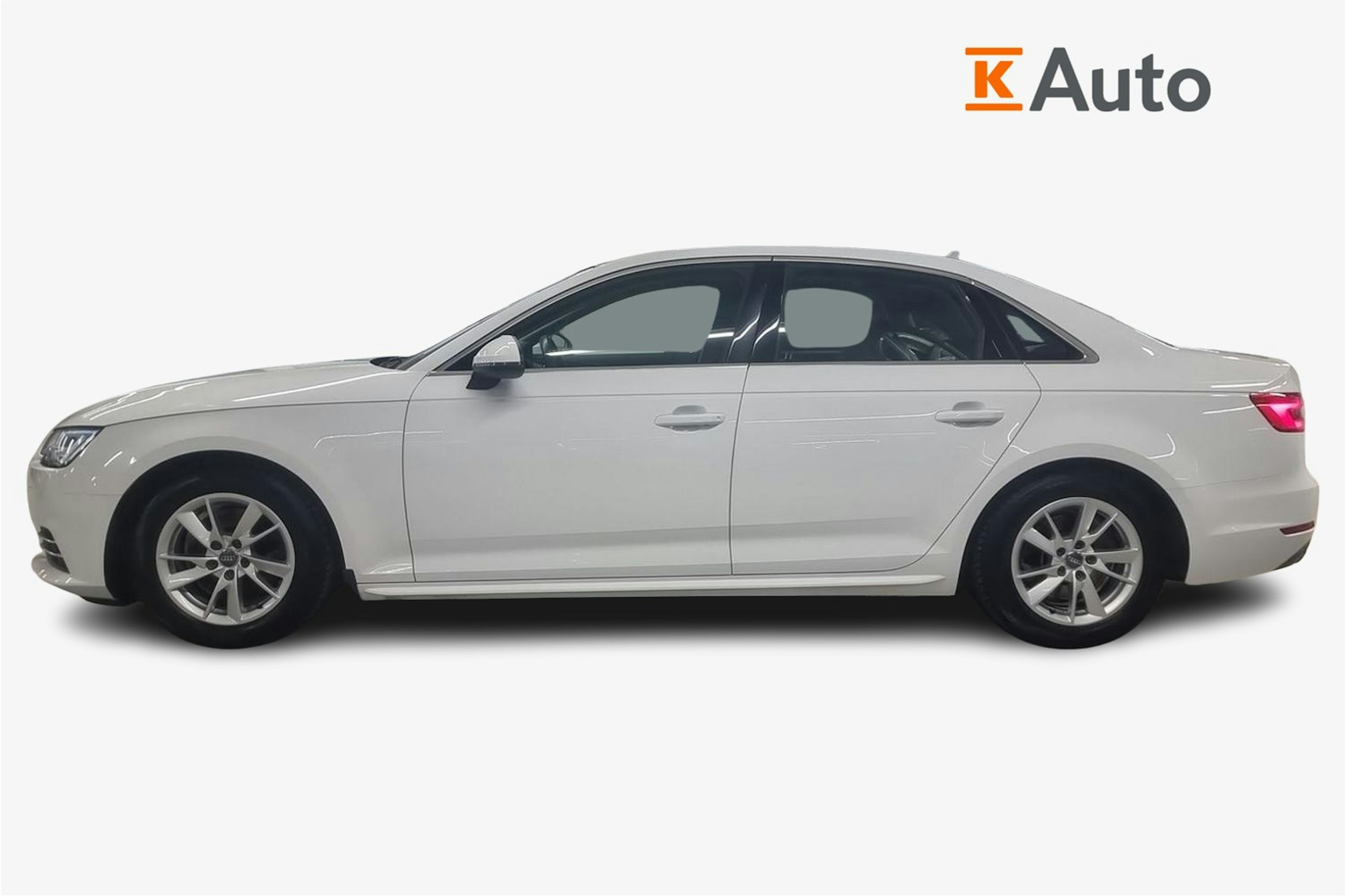 valkoinen Audi A4 2017 kuva 6.