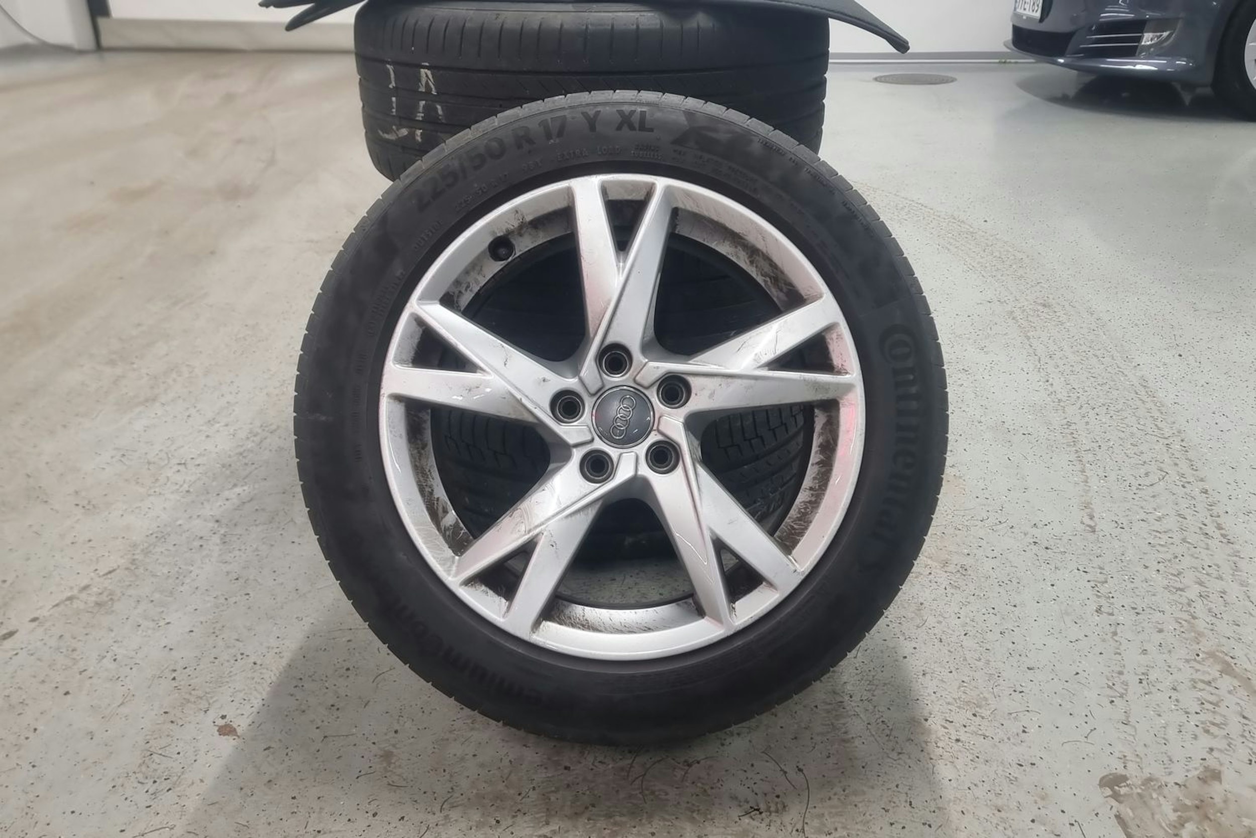 valkoinen Audi A4 2017 kuva 13.