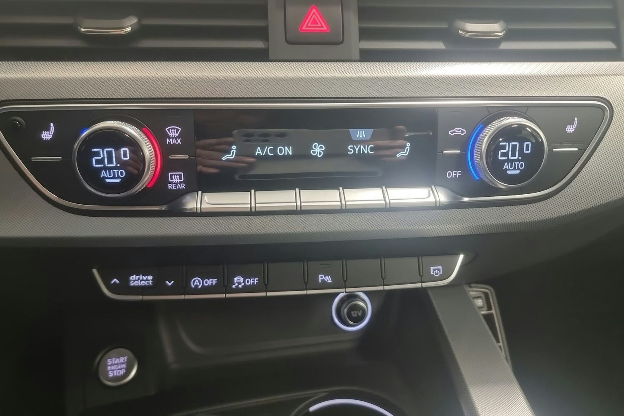 valkoinen Audi A4 2017 kuva 20.