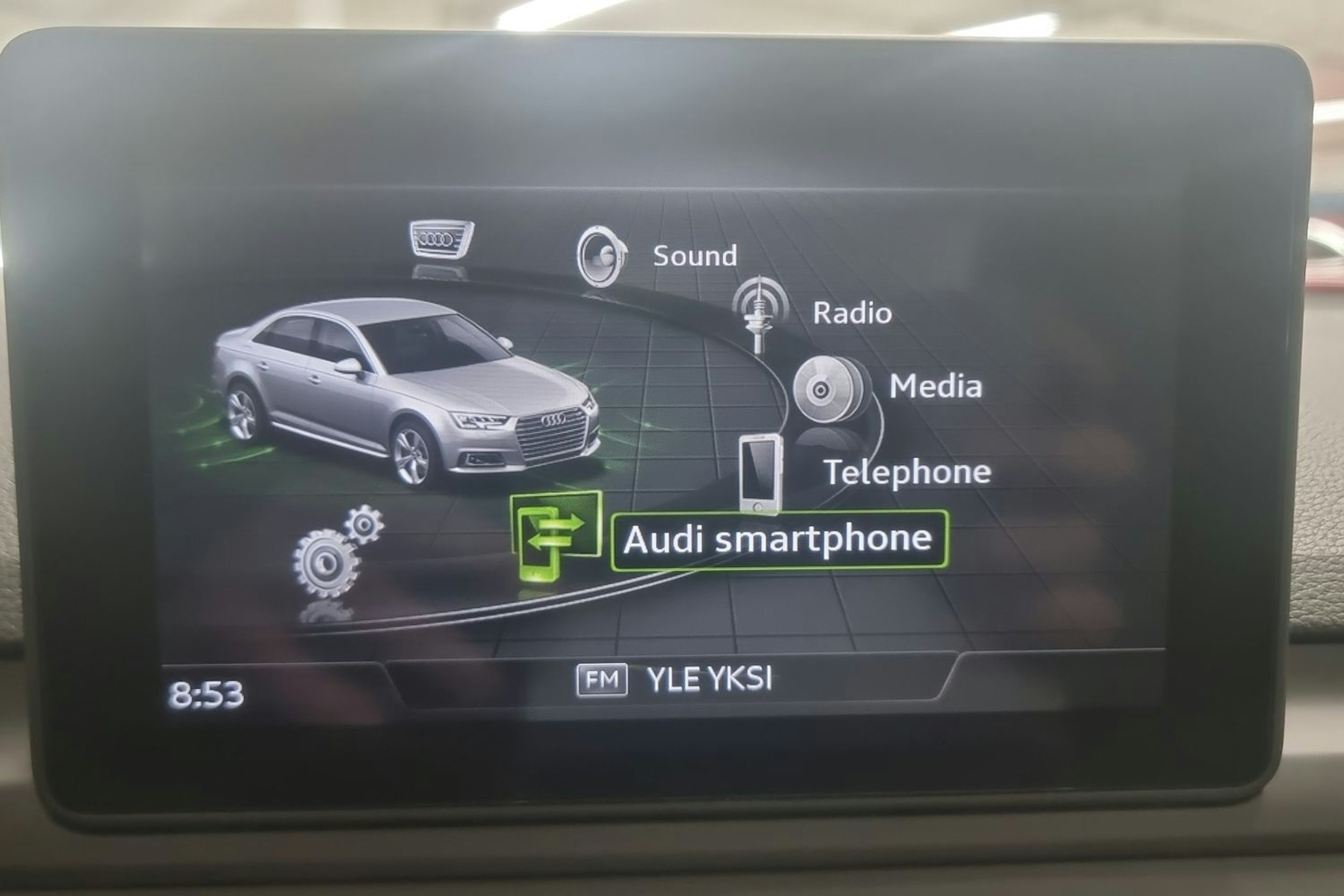 valkoinen Audi A4 2017 kuva 21.