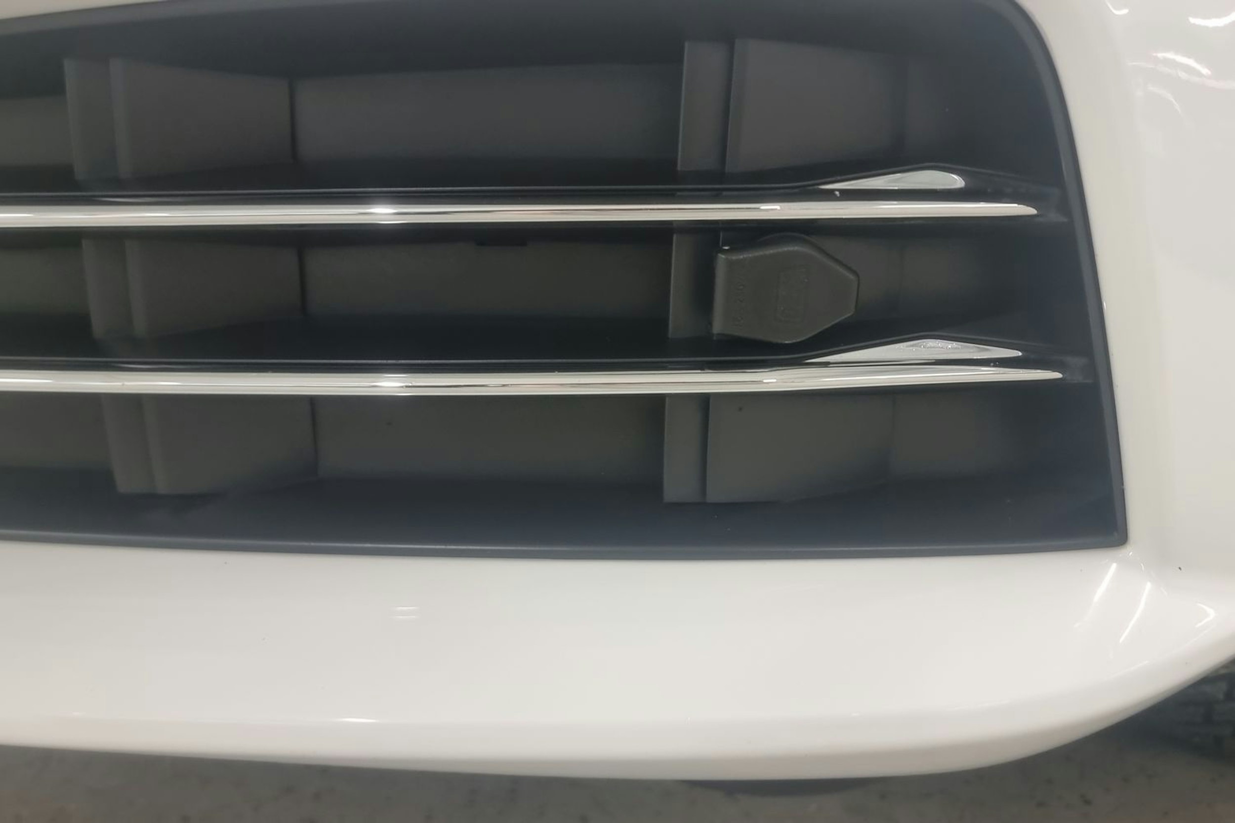 valkoinen Audi A4 2017 kuva 22.