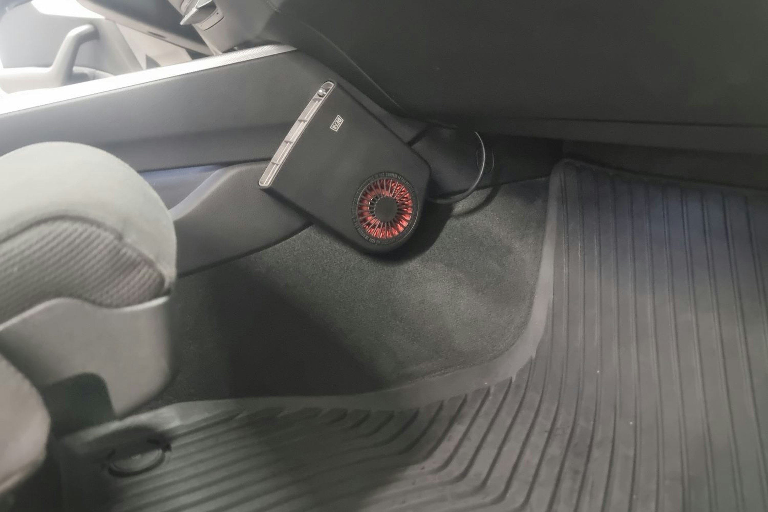 valkoinen Audi A4 2017 kuva 23.