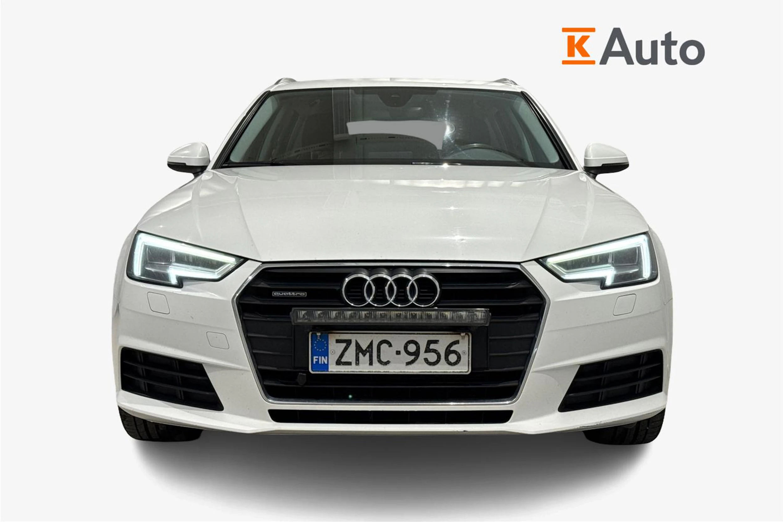valkoinen Audi A4 2016 kuva 5.