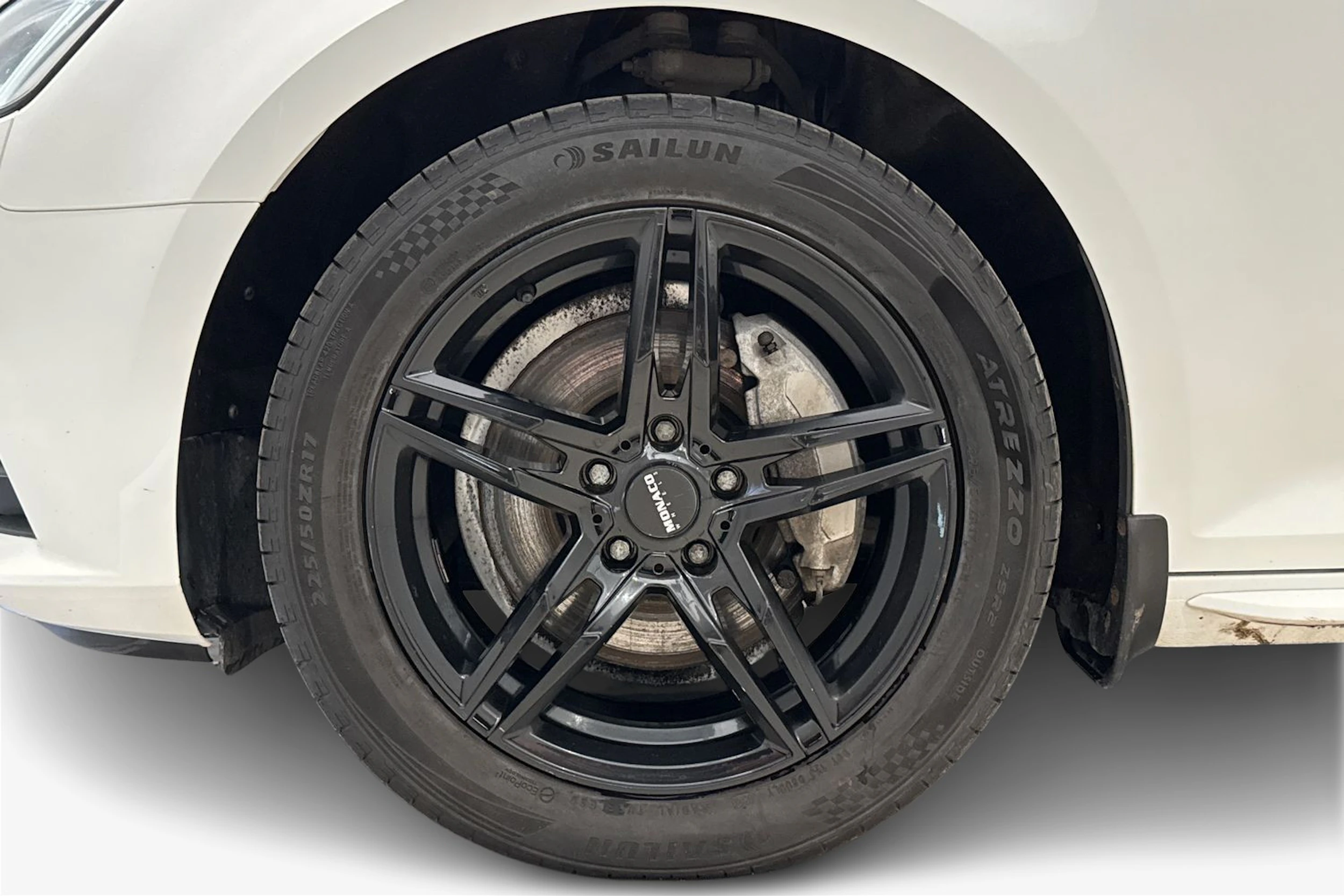 valkoinen Audi A4 2016 kuva 12.