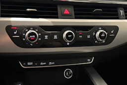valkoinen Audi A4 2016 kuva 25.