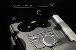 valkoinen Audi A4 2016 kuva 26.