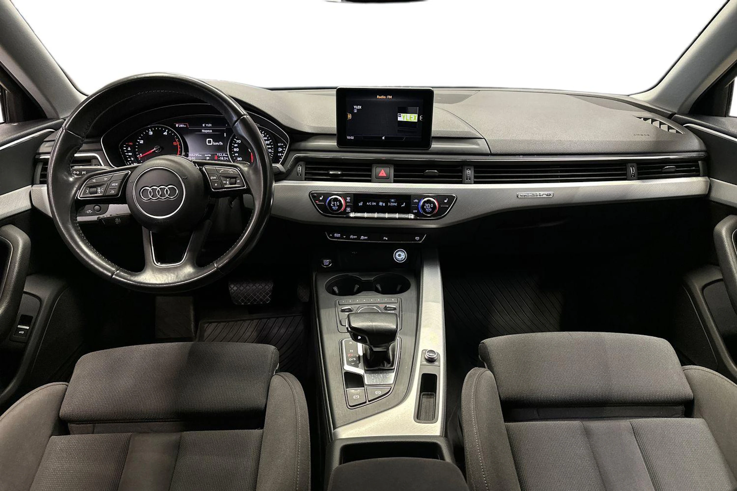 musta Audi A4 2017 kuva 7.
