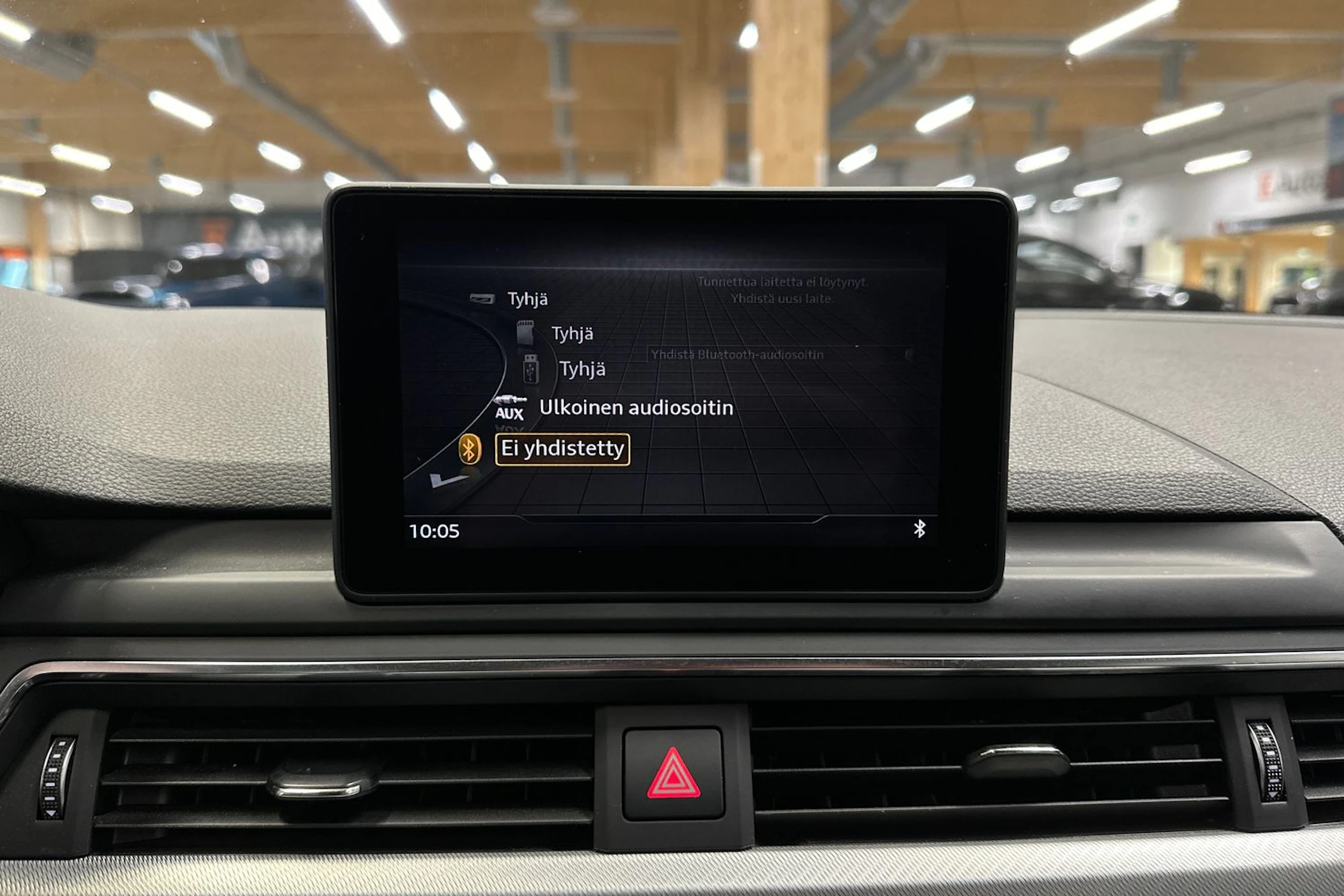 musta Audi A4 2017 kuva 16.