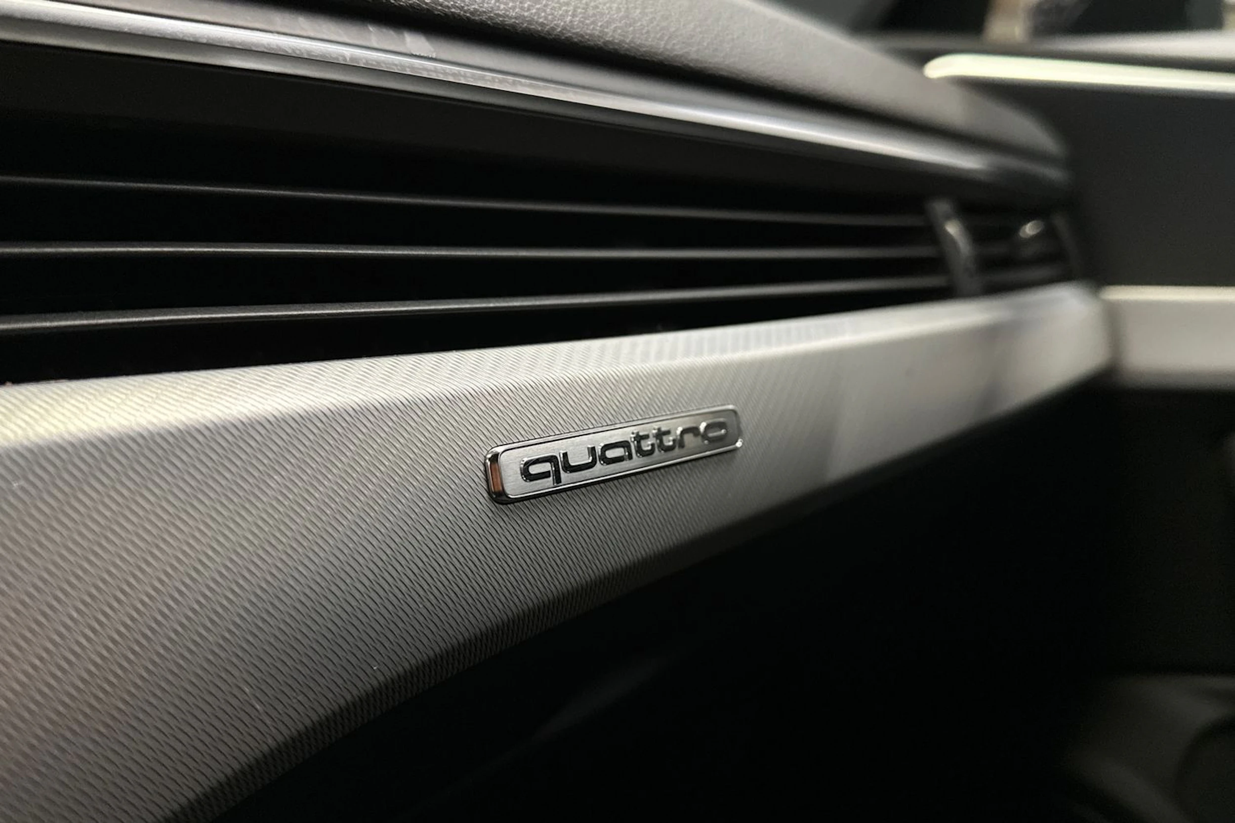 musta Audi A4 2017 kuva 19.