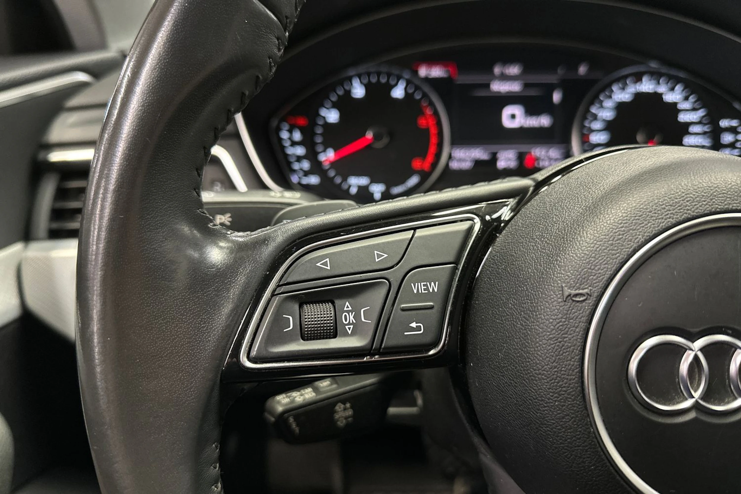 musta Audi A4 2017 kuva 23.