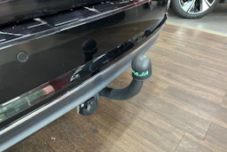 Musta Audi A4 2017 kuva 12.