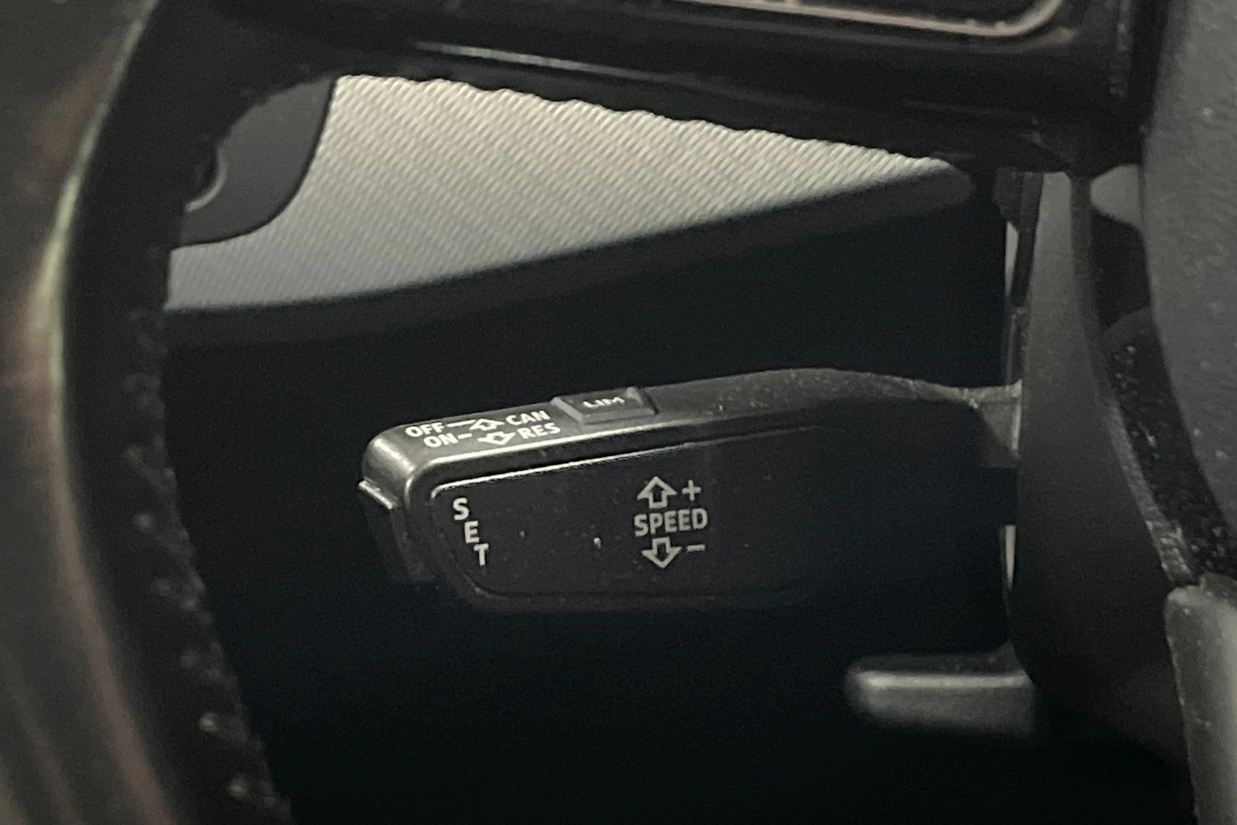 Musta Audi A4 2017 kuva 14.