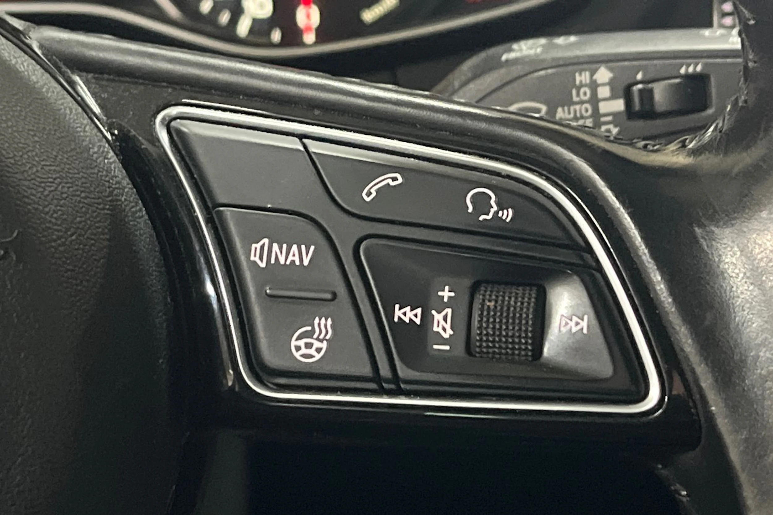 Musta Audi A4 2017 kuva 16.