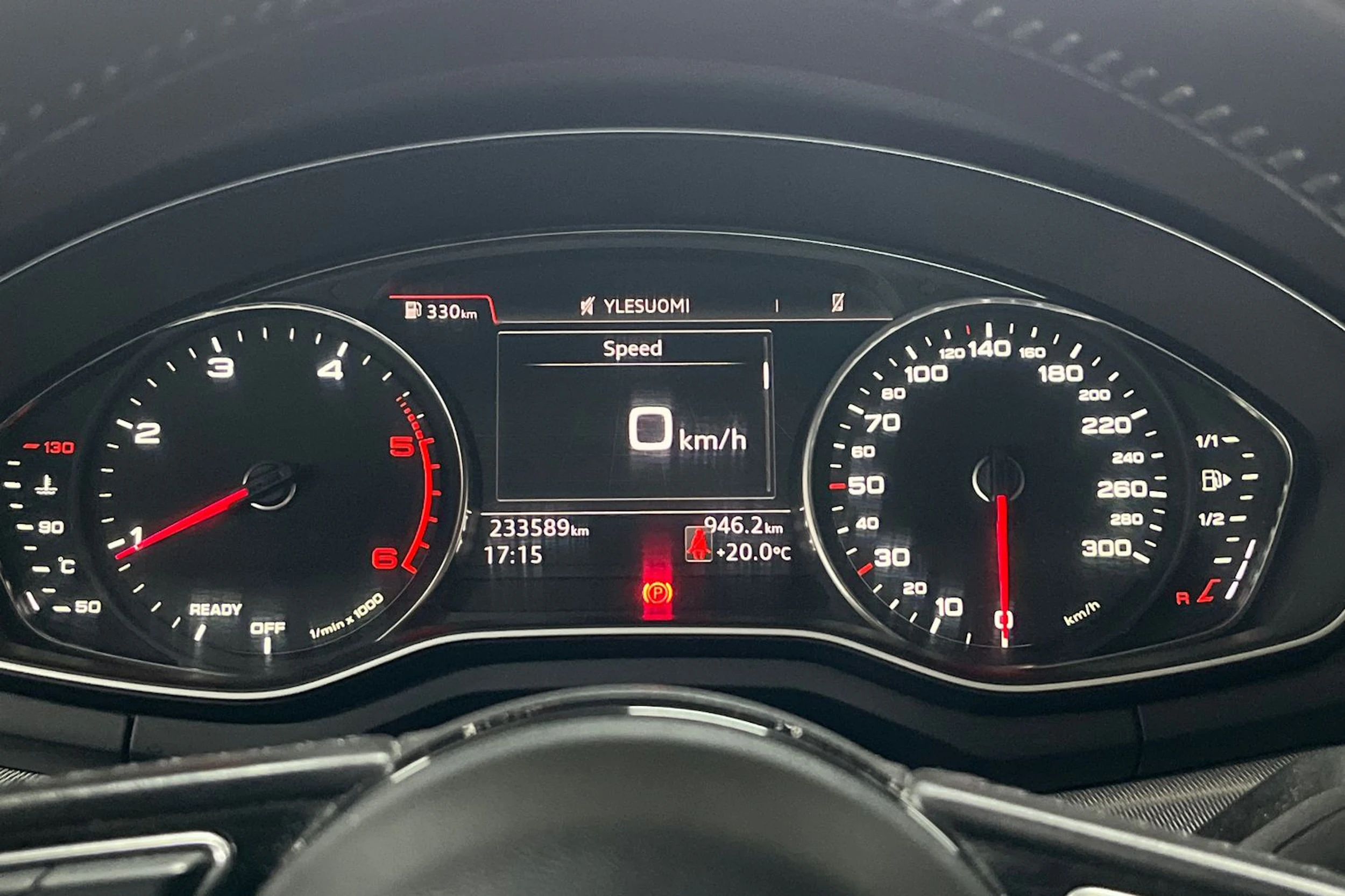 Musta Audi A4 2017 kuva 17.