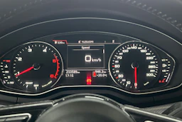 Musta Audi A4 2017 kuva 17.