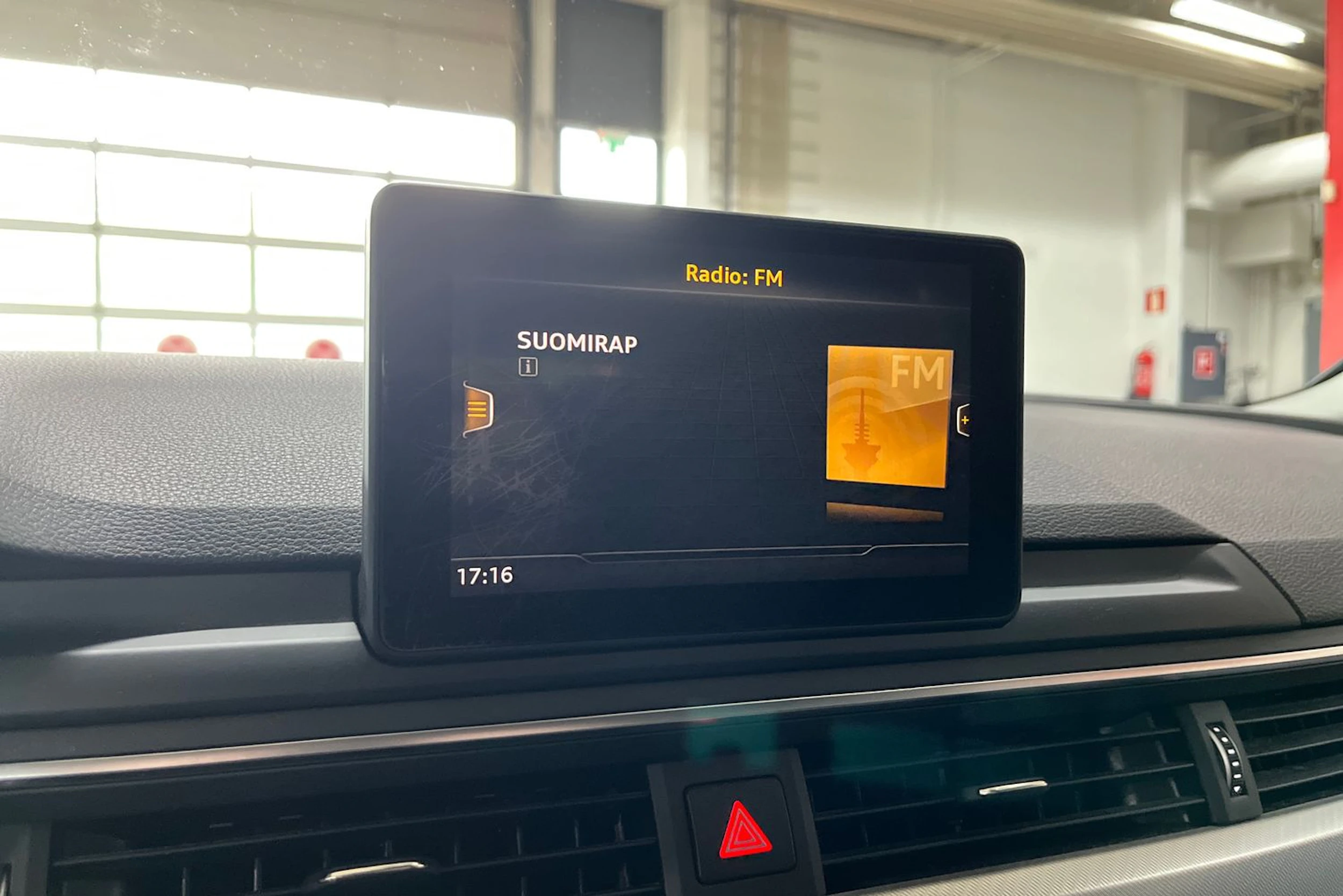 Musta Audi A4 2017 kuva 20.