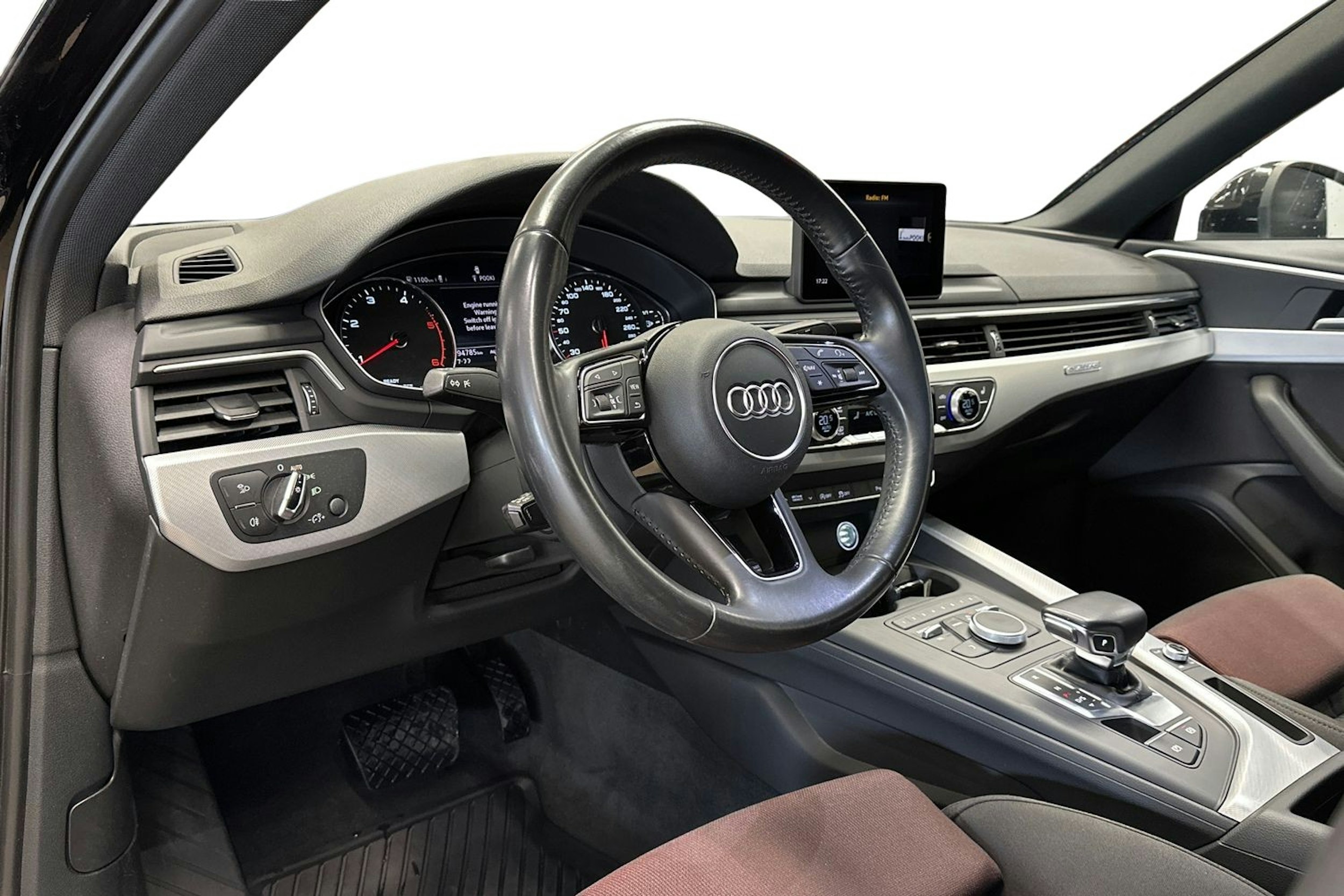 musta Audi A4 2017 kuva 7.