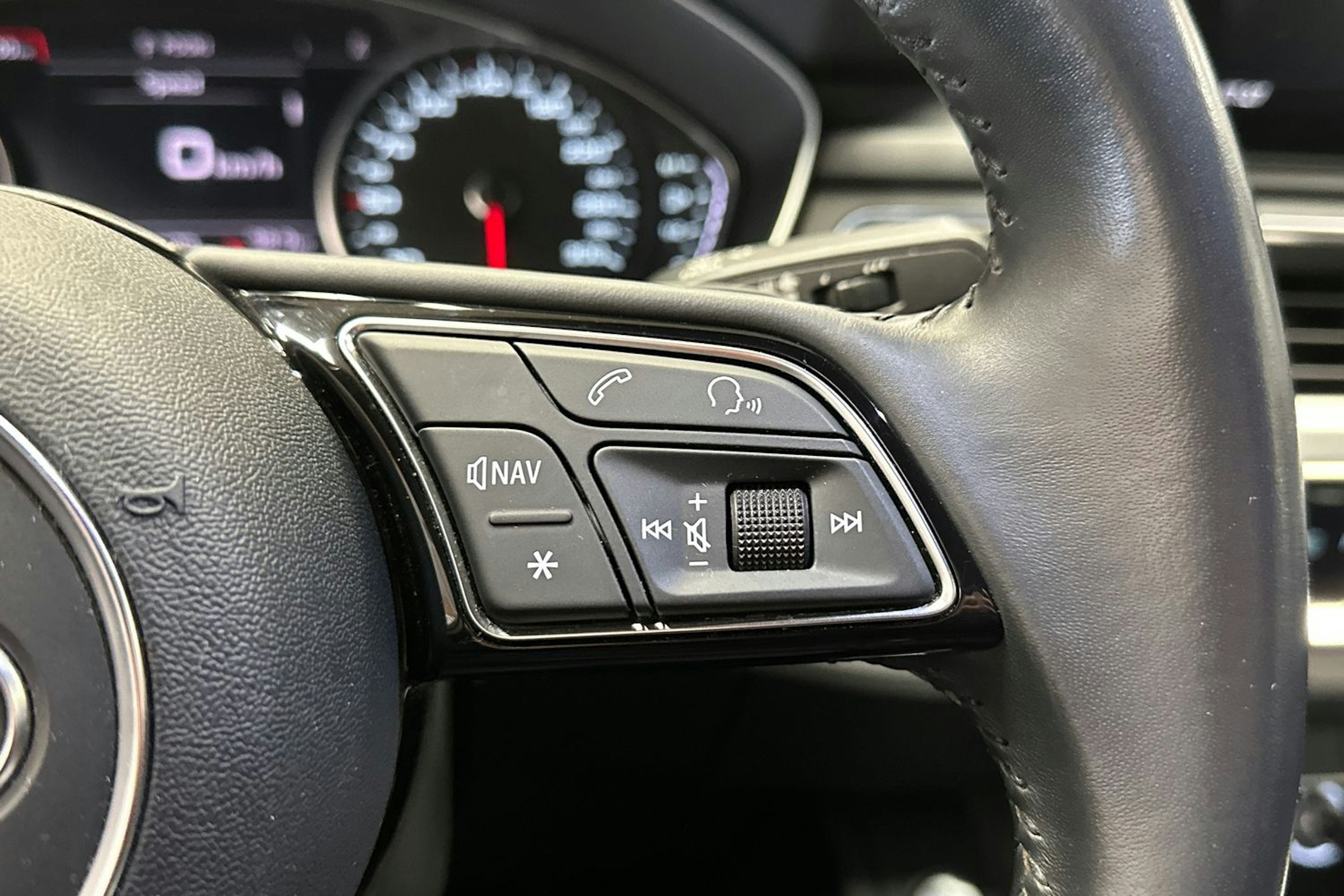 musta Audi A4 2017 kuva 27.