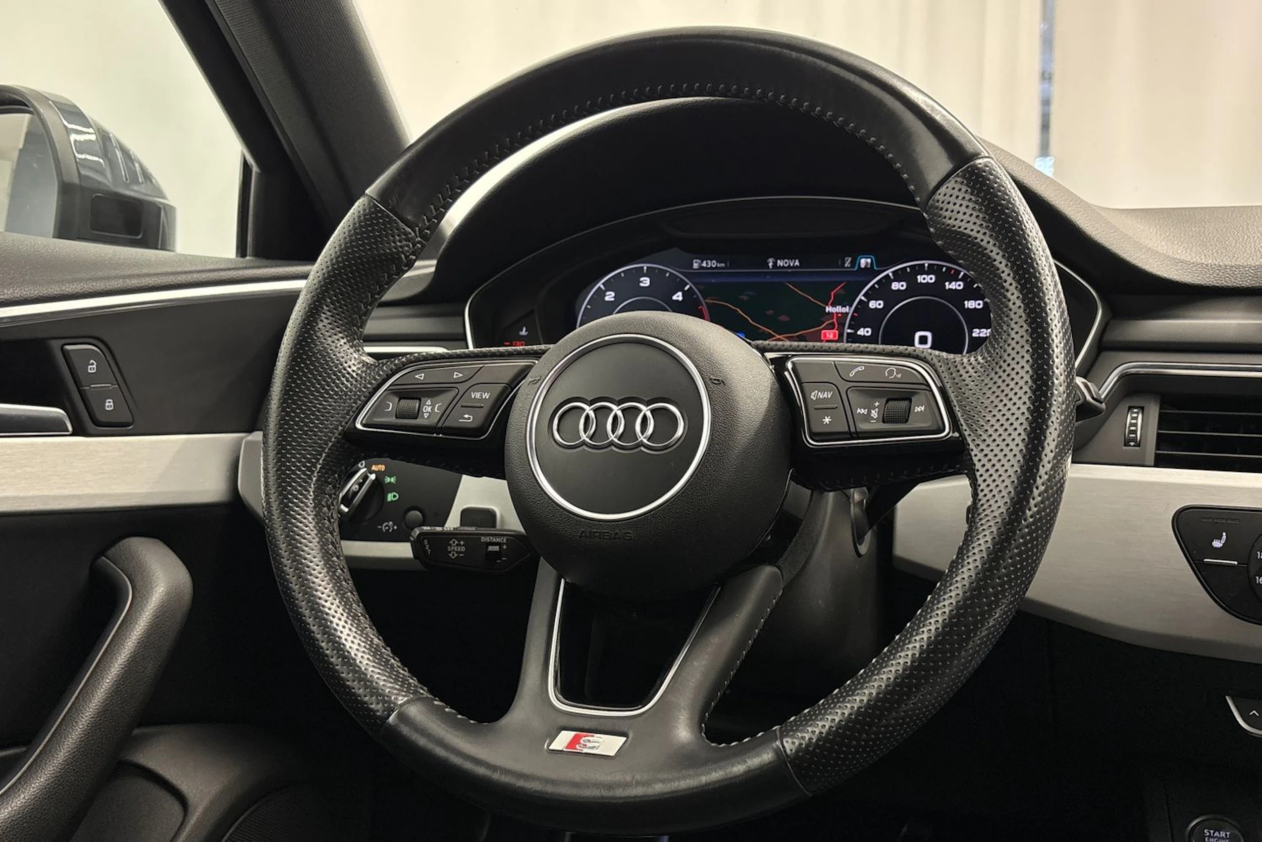 harmaa Audi A4 2018 kuva 16.