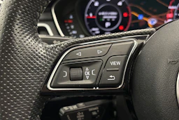 harmaa Audi A4 2018 kuva 17.