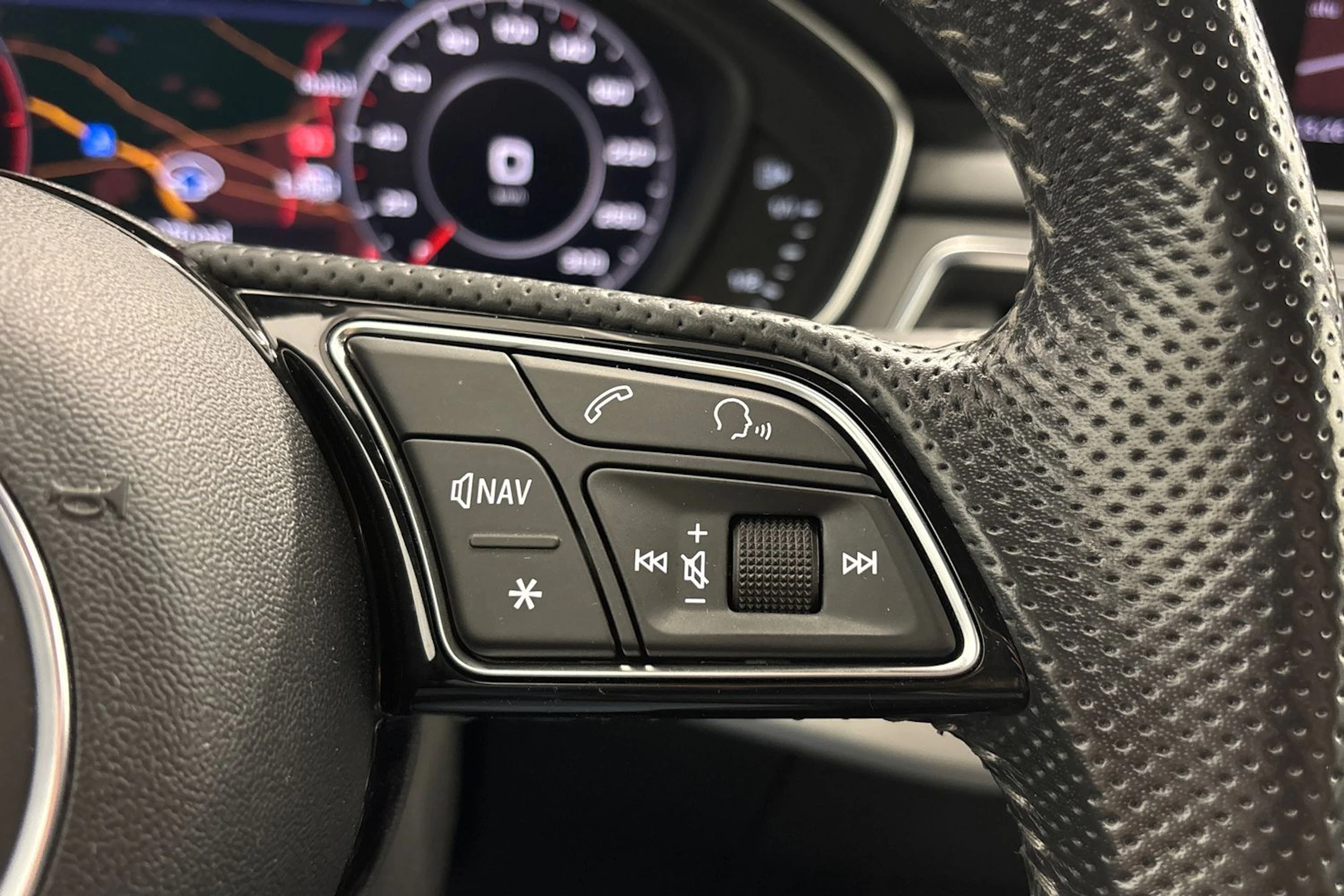 harmaa Audi A4 2018 kuva 18.