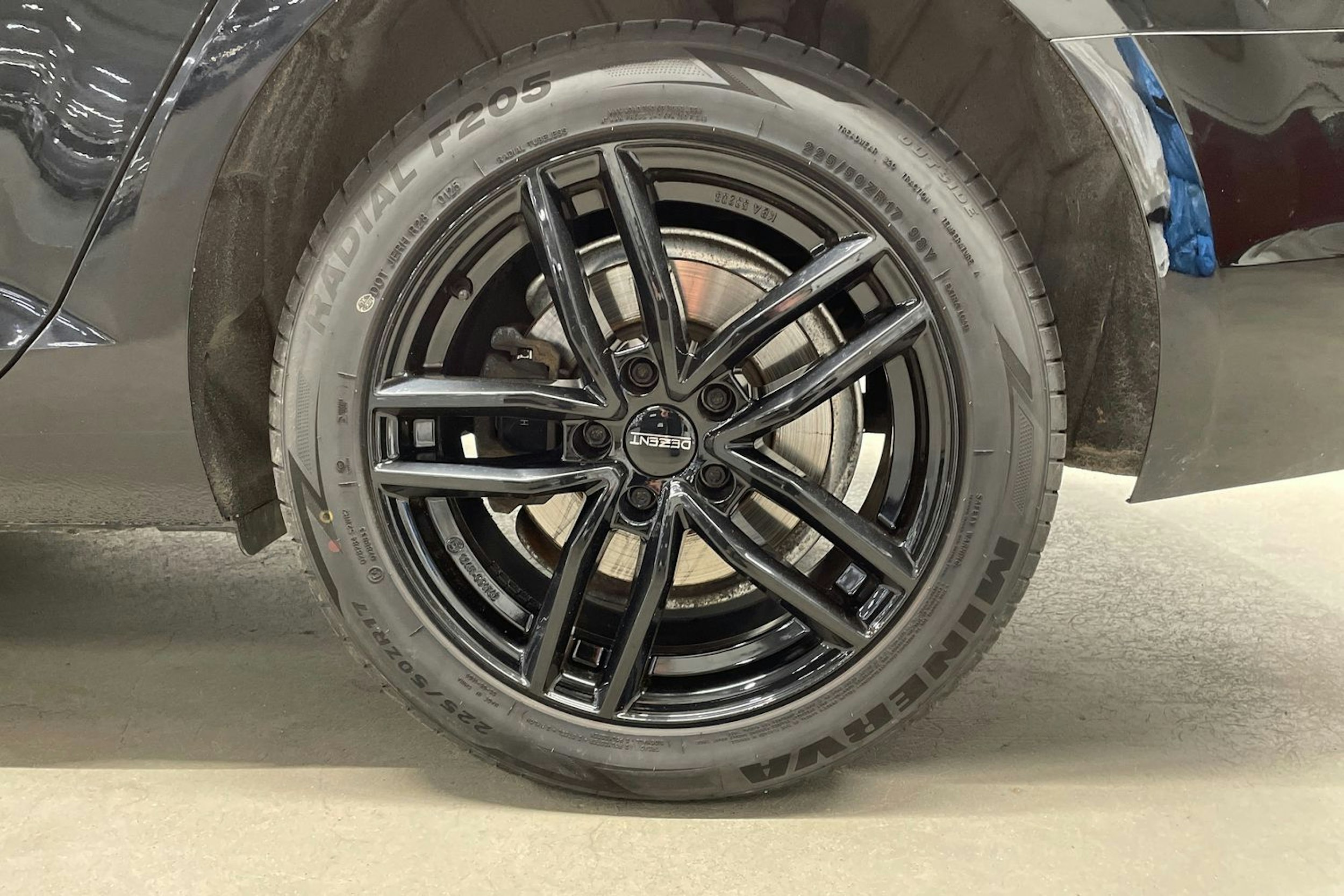 musta Audi A4 2017 kuva 11.