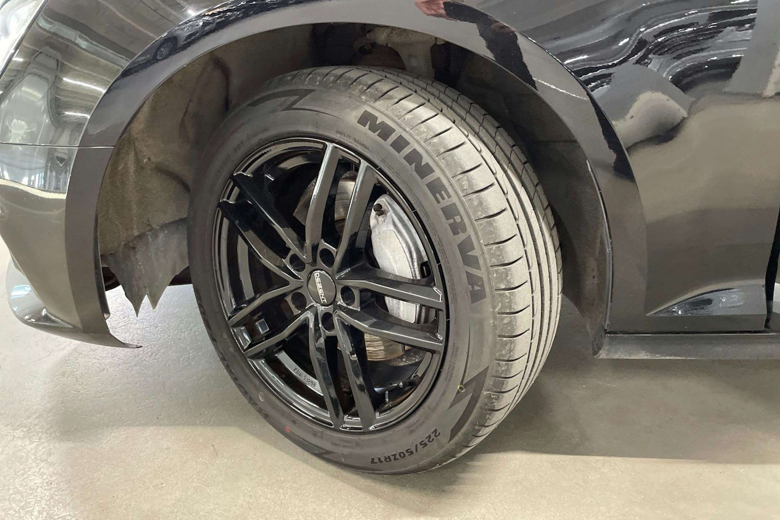 musta Audi A4 2017 kuva 13.