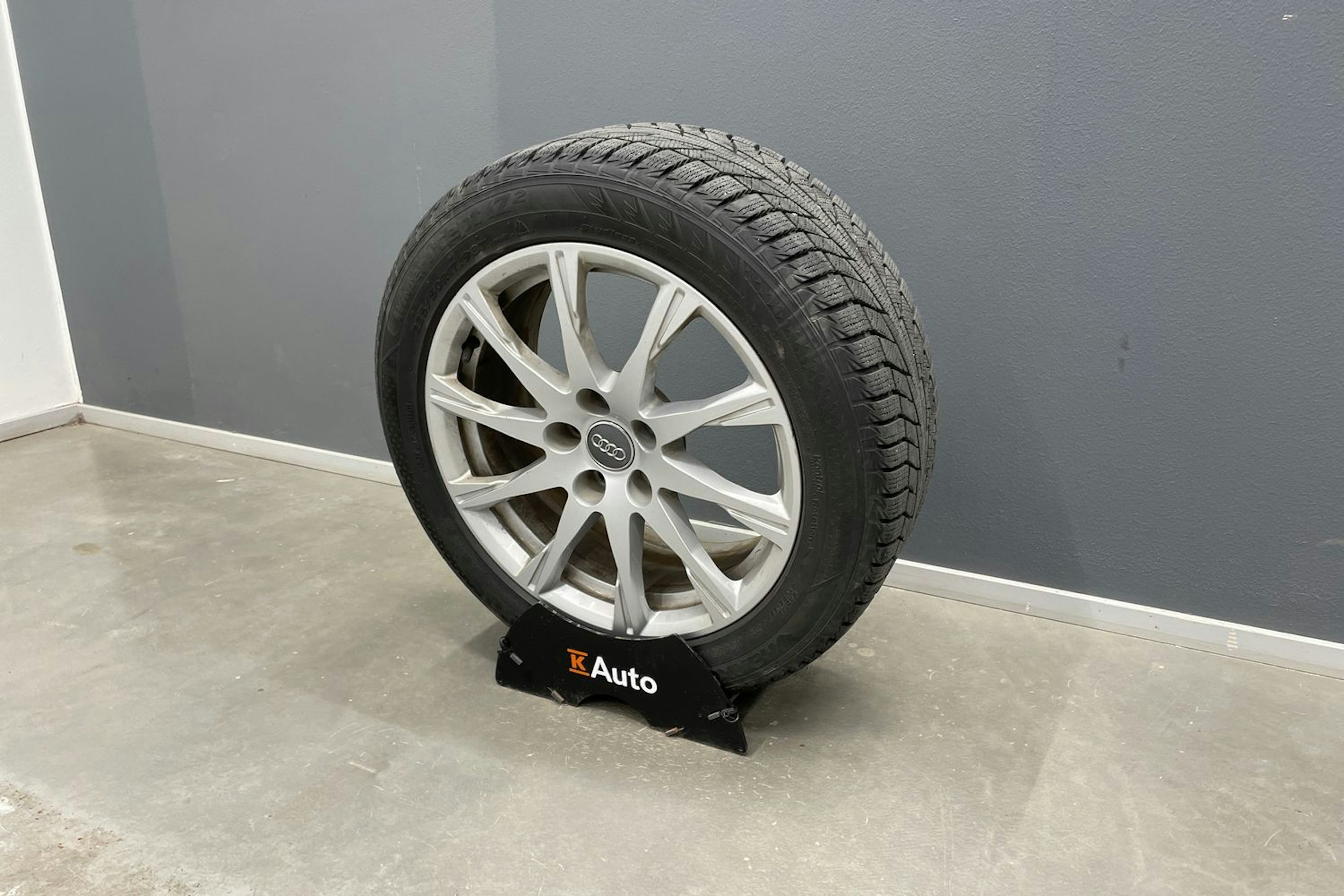 musta Audi A4 2017 kuva 14.