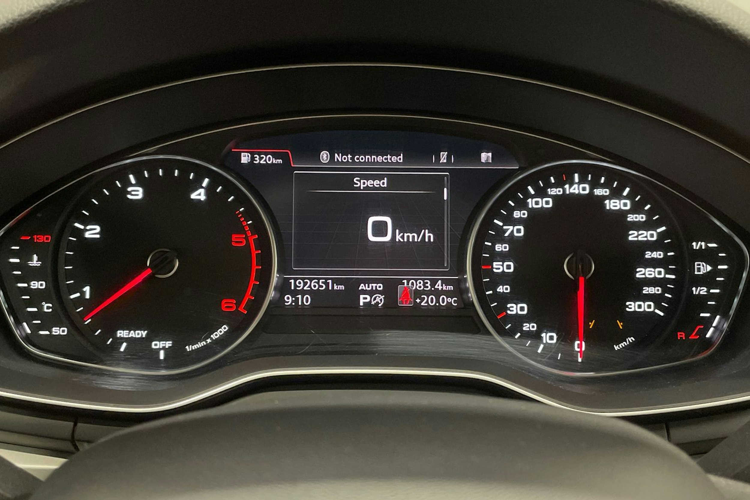 musta Audi A4 2017 kuva 16.