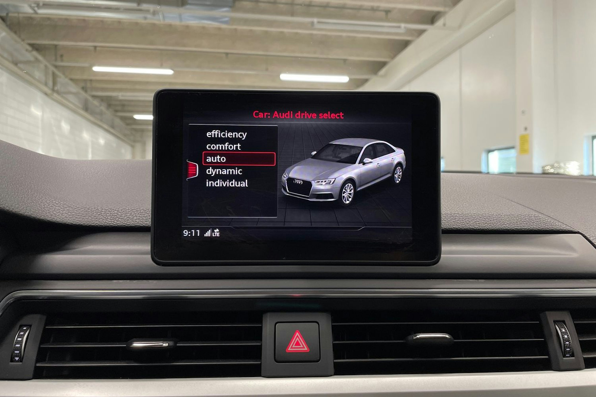 musta Audi A4 2017 kuva 18.