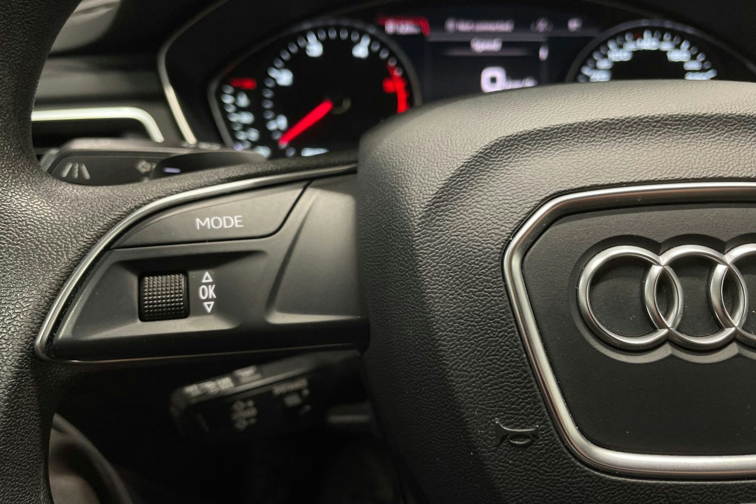 musta Audi A4 2017 kuva 24.