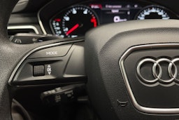 musta Audi A4 2017 kuva 24.