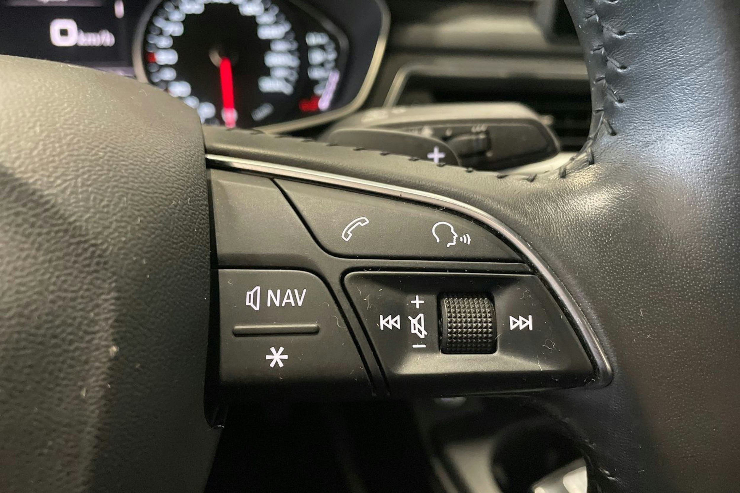 met. hopea Audi A4 2017 kuva 17.