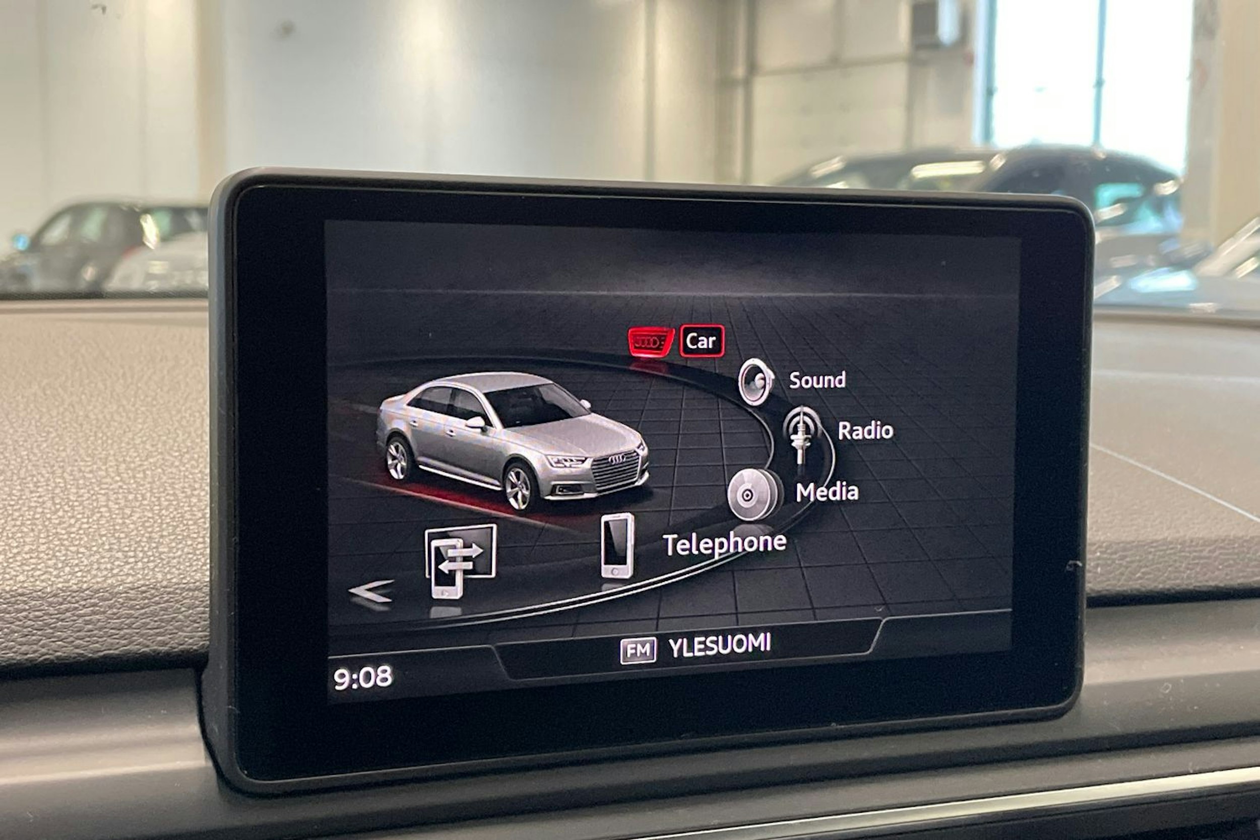 met. hopea Audi A4 2017 kuva 22.