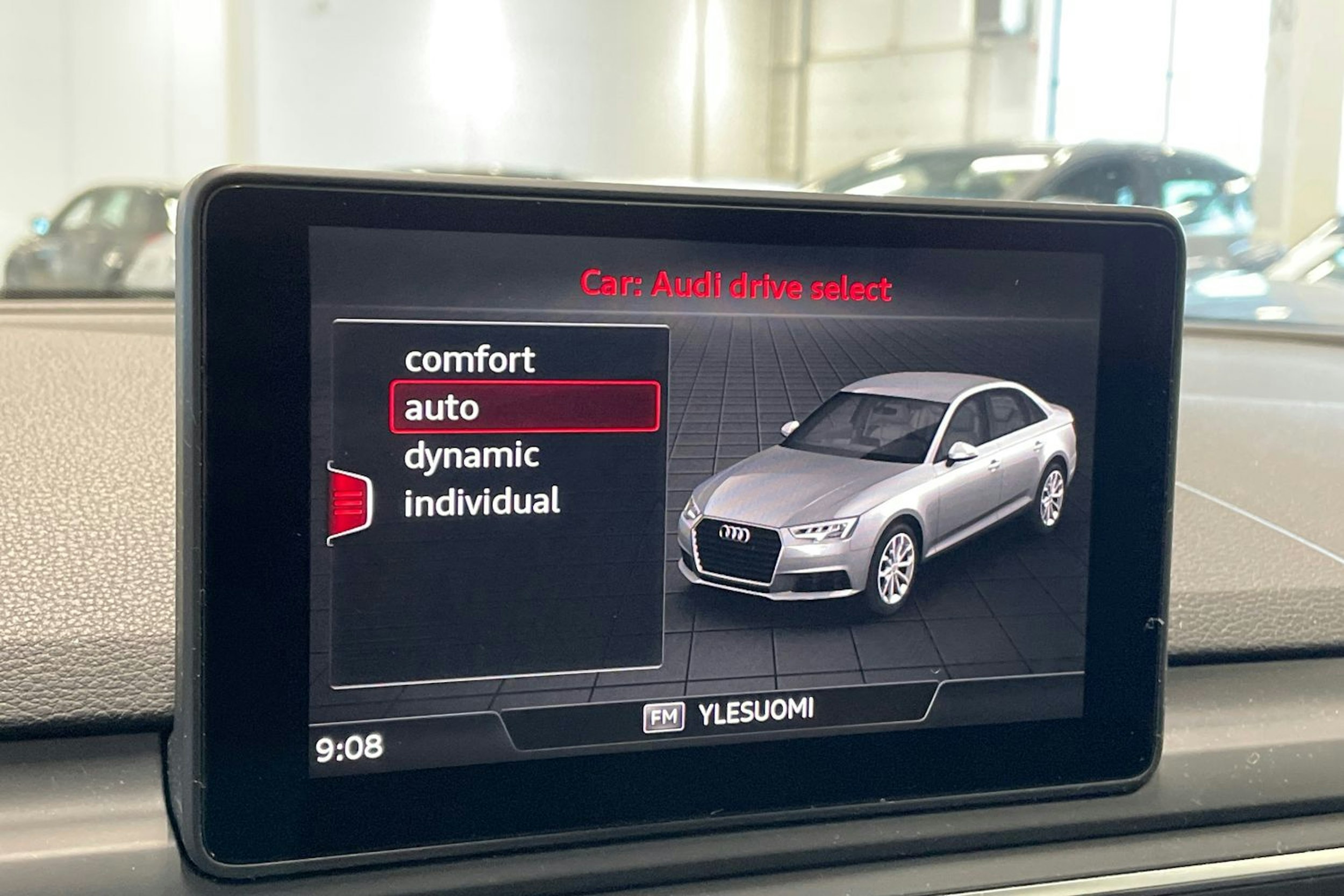 met. hopea Audi A4 2017 kuva 23.