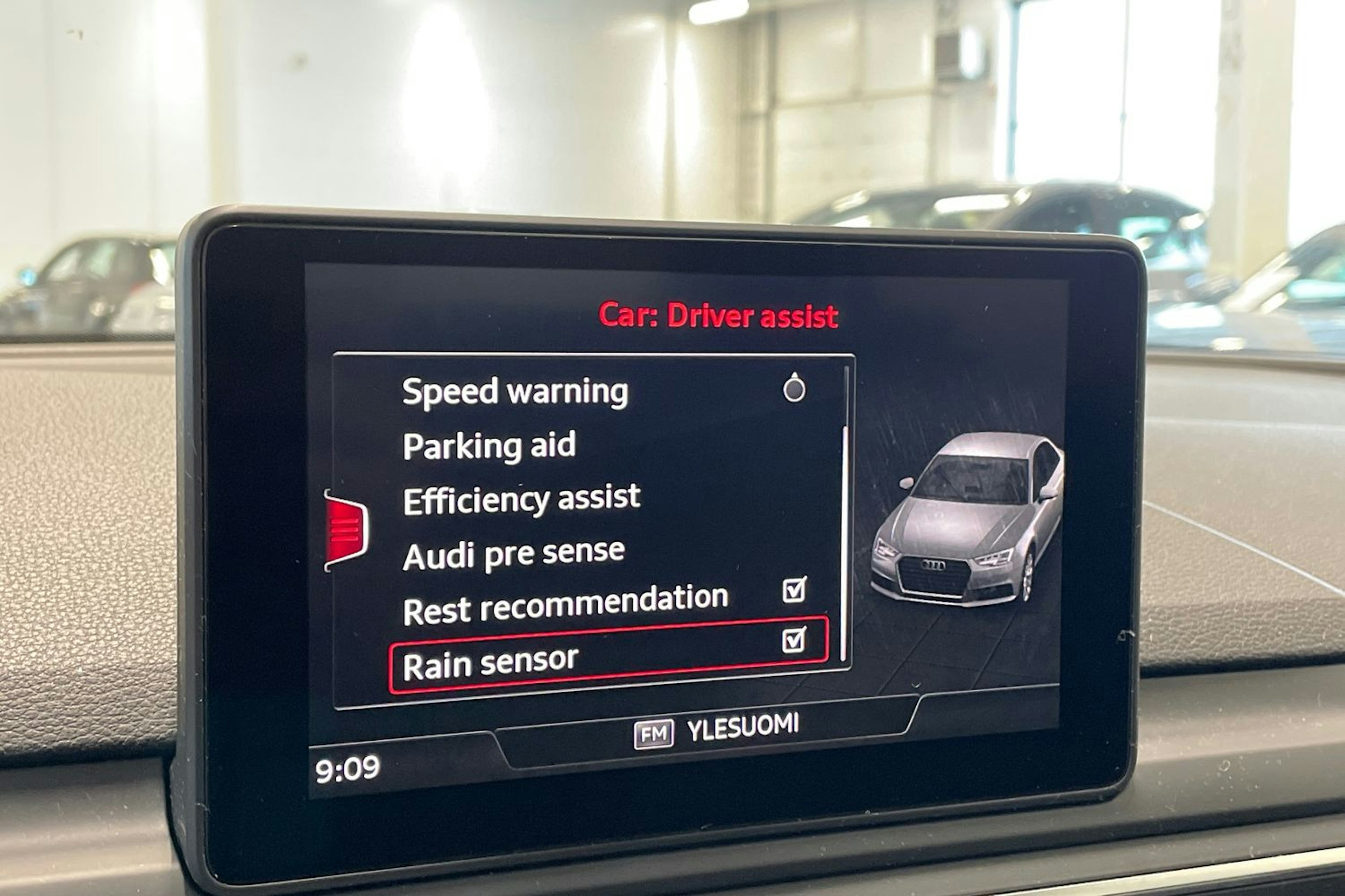 met. hopea Audi A4 2017 kuva 25.