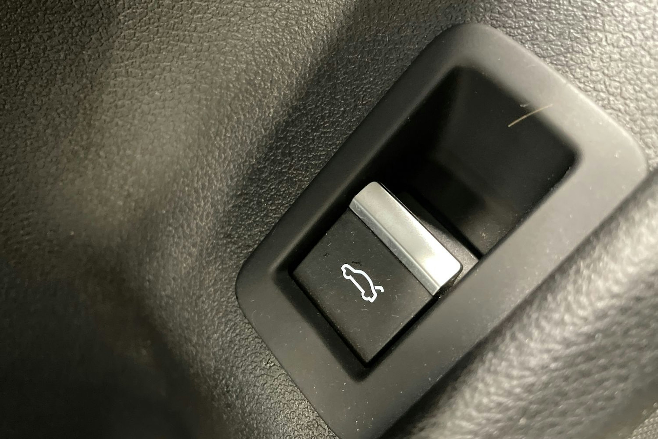 met. hopea Audi A4 2017 kuva 37.