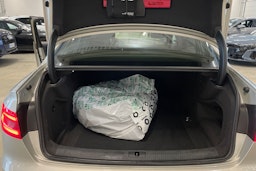 met. hopea Audi A4 2017 kuva 38.