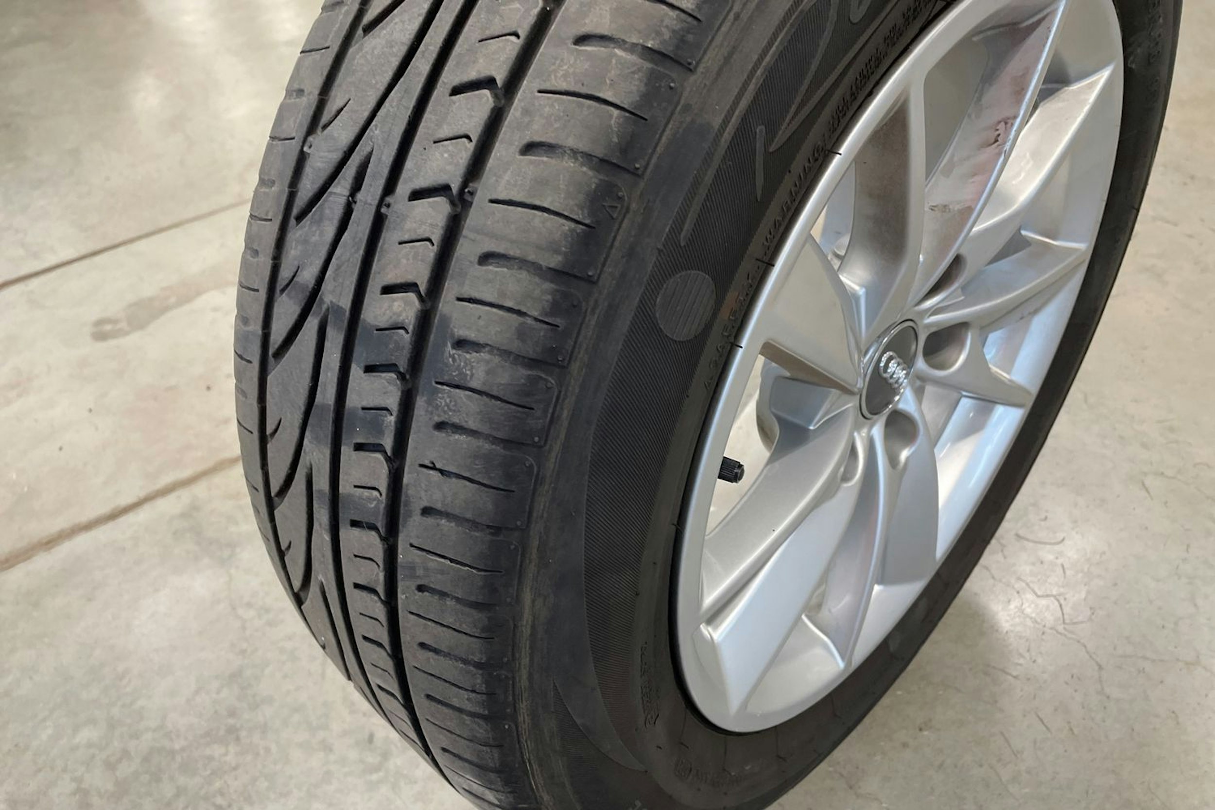 met. hopea Audi A4 2017 kuva 39.