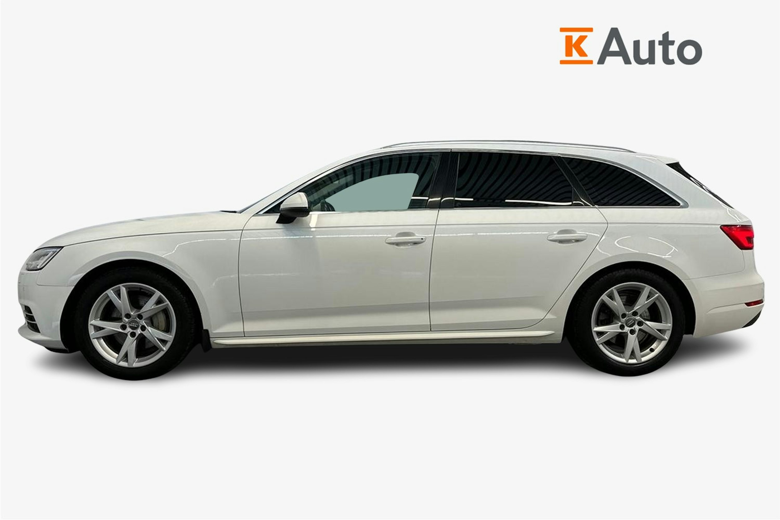 valkoinen Audi A4 2017 kuva 6.