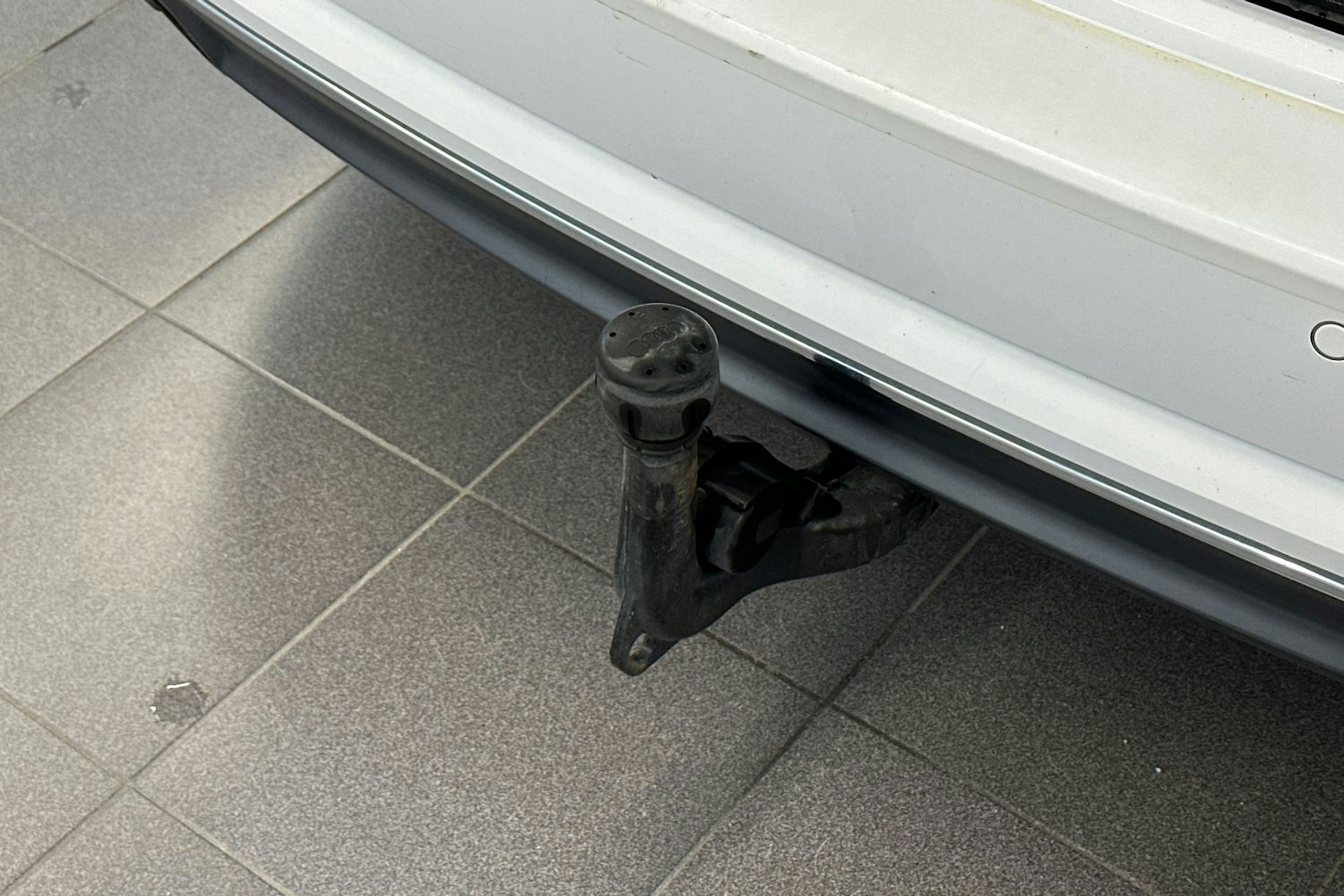 valkoinen Audi A4 2017 kuva 18.