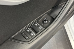 valkoinen Audi A4 2017 kuva 19.